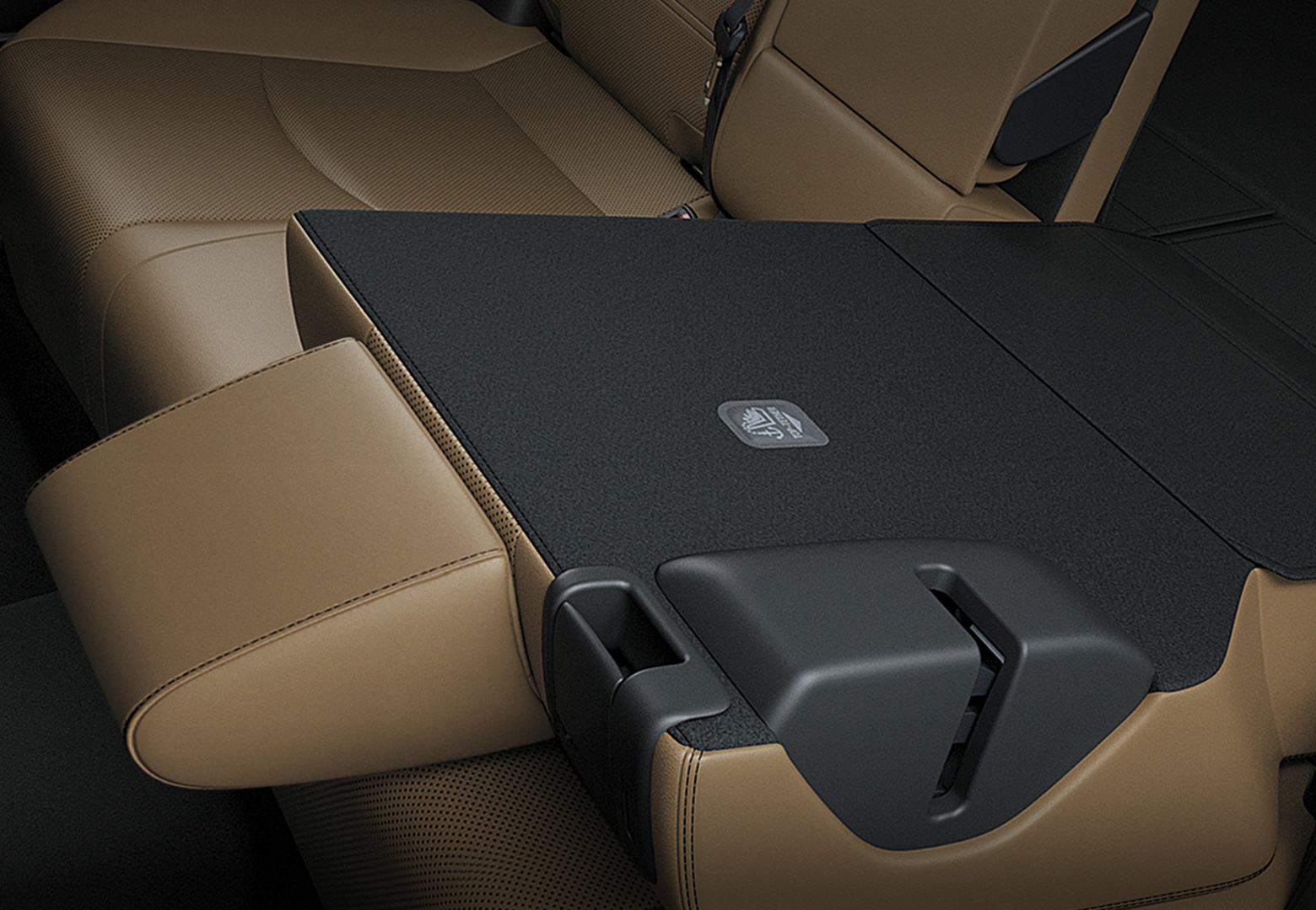 뒷좌석 리클라이닝 & 6:4 폴딩