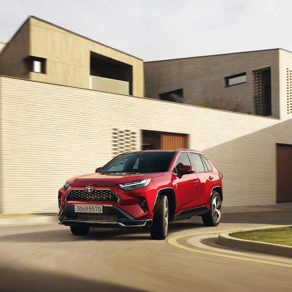 models-rav4-phev-gallery